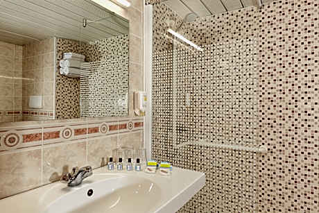 Twin room with reduced mobility