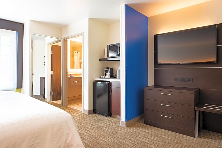 Holiday Inn Express Hotel & Suites Evanston By IHG