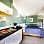 Warm Mineral Springs Motel