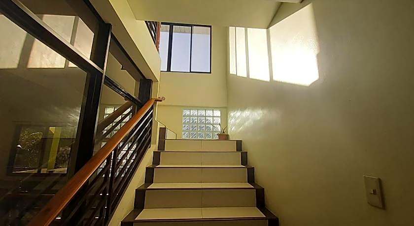 Adelaida Pensionne Hotel