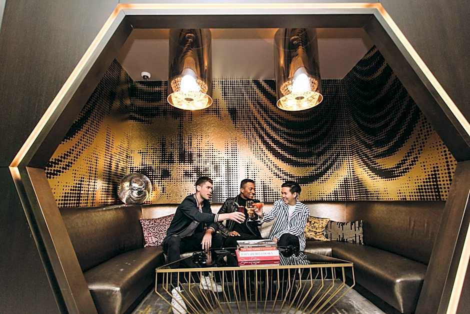 W New York Times Square