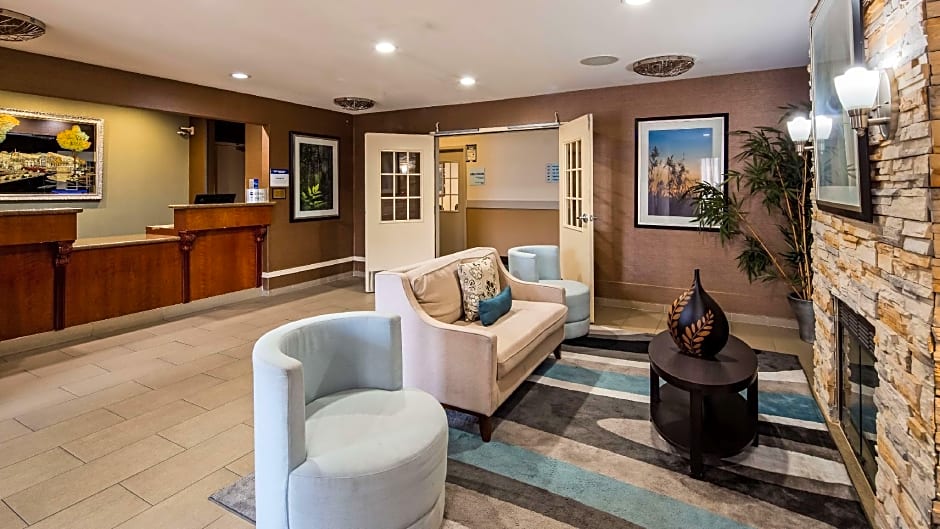 Photo 1 of 25 of Best Western Brentwood Inn
