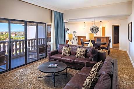 1 King Bed Presidential Suite