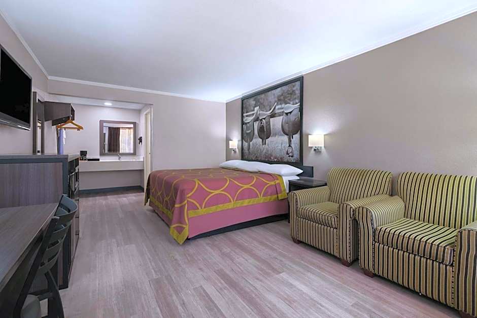 Super 8 by Wyndham Longview/North