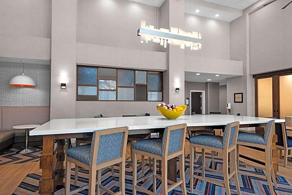 Hampton Inn By Hilton & Suites Pensacola I-10 N At University Town Plaza