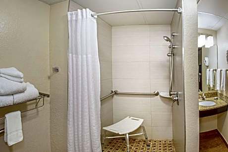Queen Room with Two Queen Beds, Roll In Shower - Accessible/Non Smoking