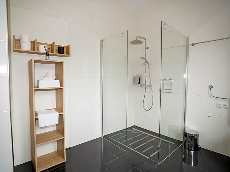 B&B Outlet Hotel - Metzingen - Bad Urach - Free Parking