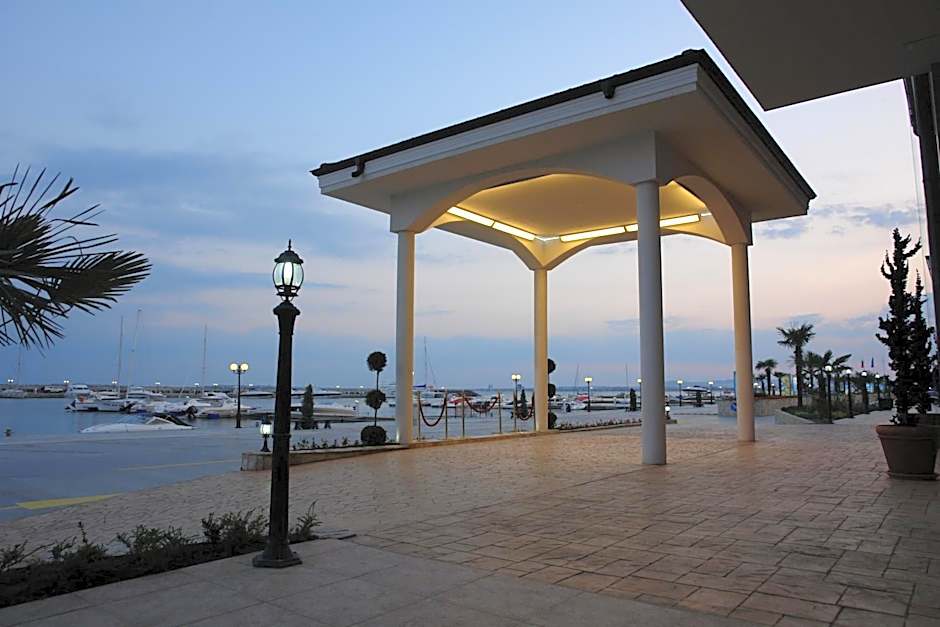 Hotel Palace Marina Dinevi