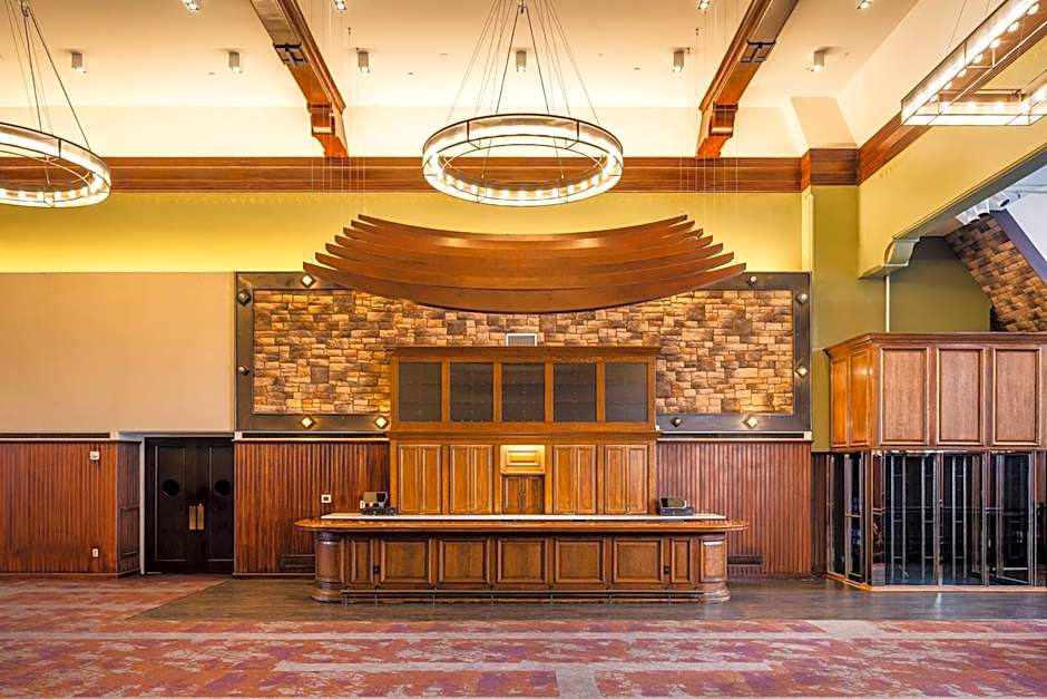 The Richardson Hotel