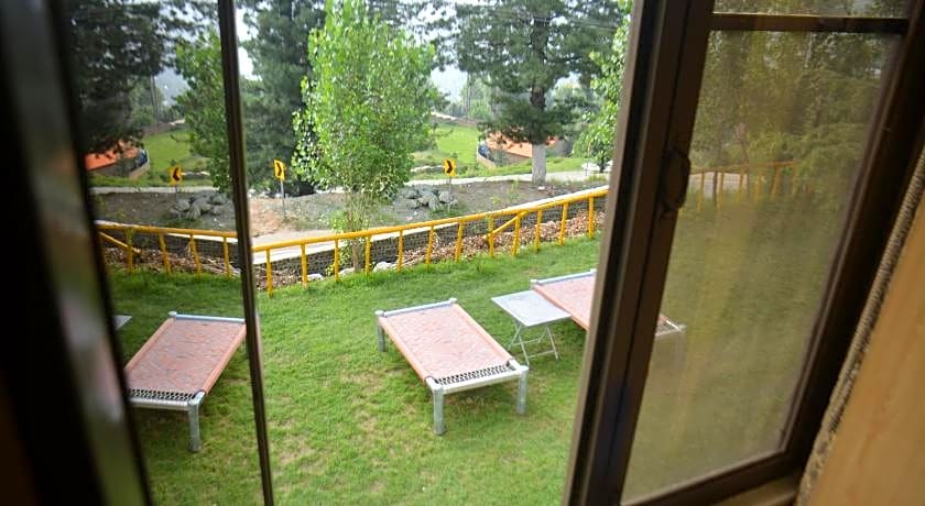 Hotel Eagle Nest Malam Jabba 