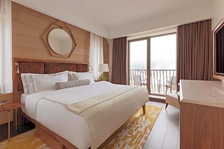 King Room with Balcony and Slope View