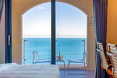 Sunrise Ocean View Twin Room