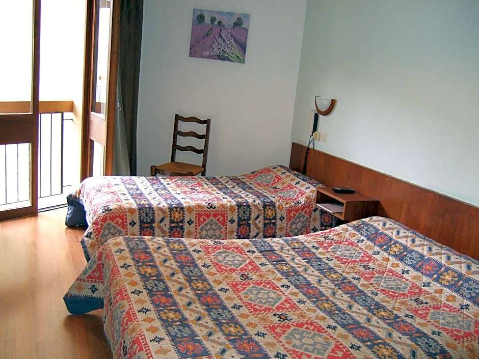 Logis Hotel Restaurant Du Commerce