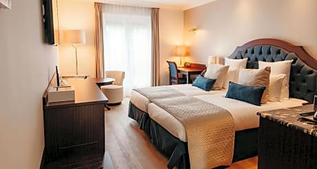 1 DOUBLE BED NSMK EXCRM VIEW AIRCON COFTFA