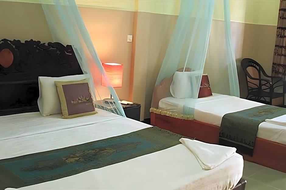 Golden Noura Villa-Pub & Restaurant