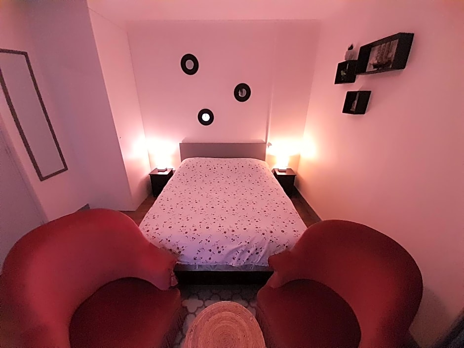 Photo 1 of 21 of La Chaloupe 4