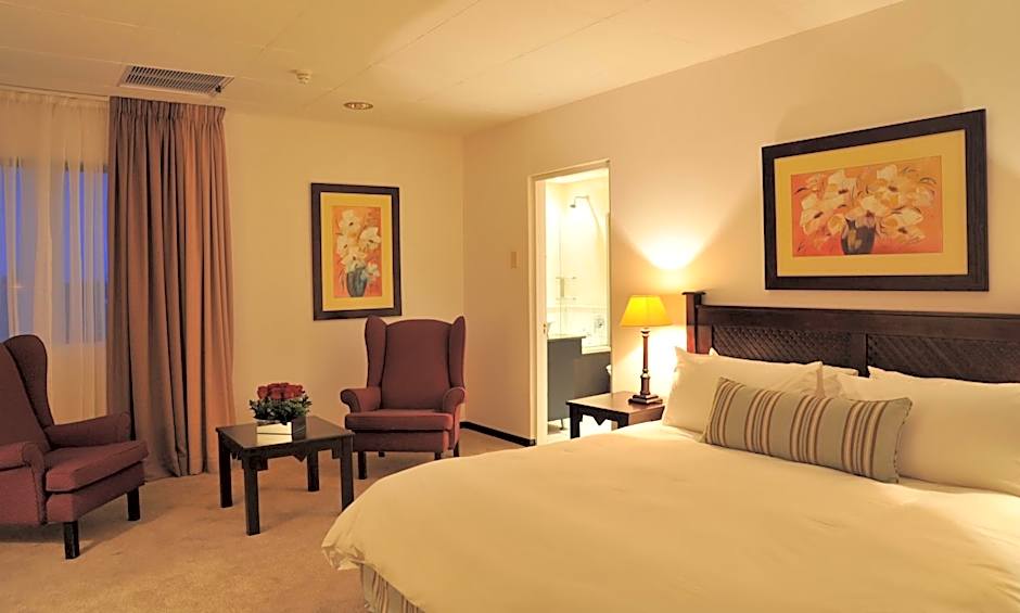 Photo 1 of 4 of Suite