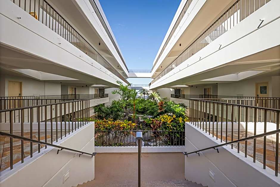 Royal Sea Cliff Kona By Outrigger
