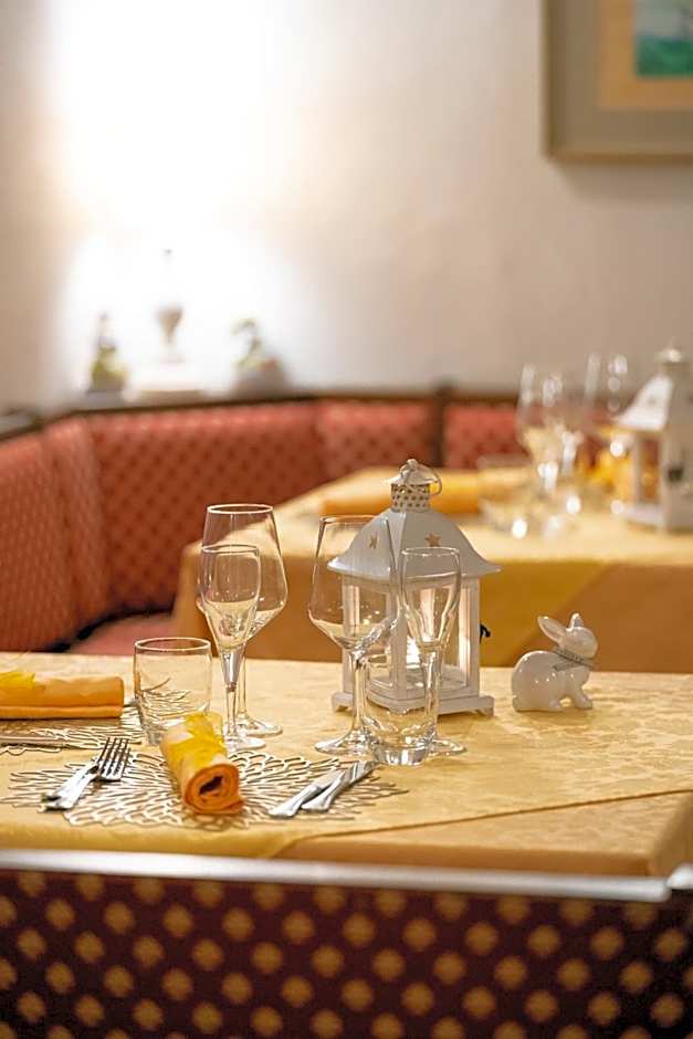 Borgo dei Poeti Romantik Hotel
