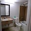 Regal 8 Inn & Suites