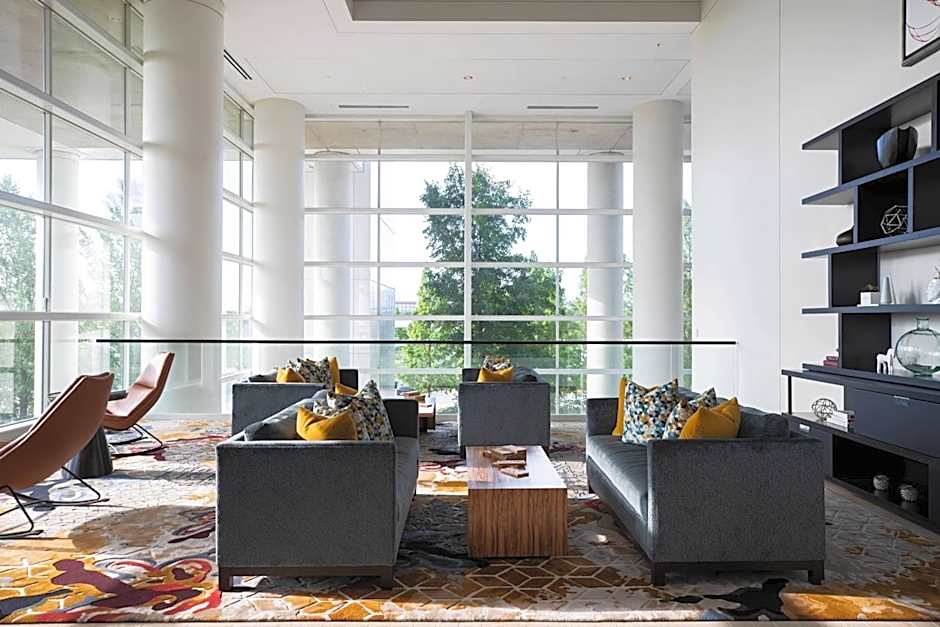 Renaissance by Marriott Schaumburg Convention Center Hotel