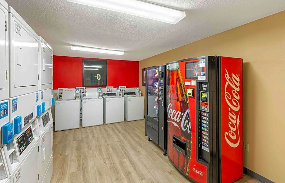 Extended Stay America Select Suites - St. Louis - Westport - East Lackland Rd.