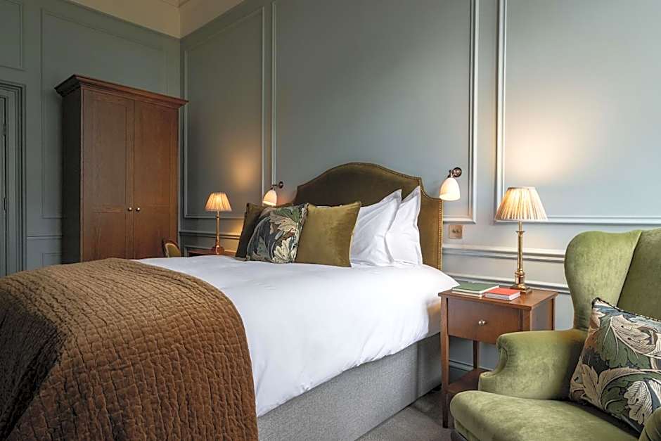 Dumbleton Hall Hotel