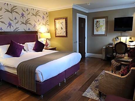 Roseate Prime Suite