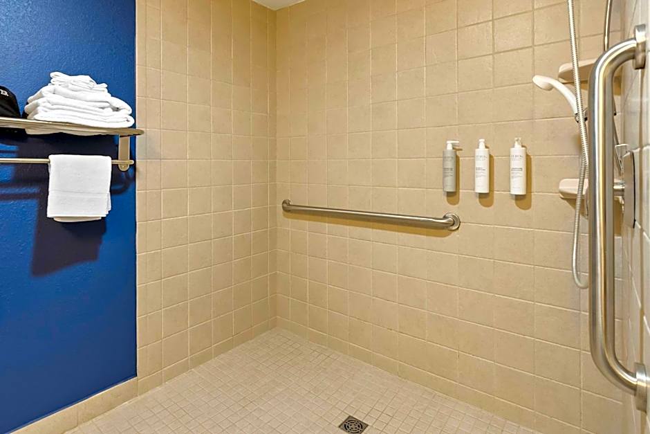 Spark by Hilton Daleville Roanoke North