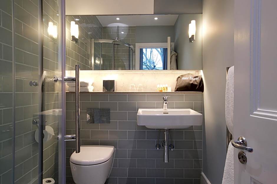 54 Queen's Gate Hotel