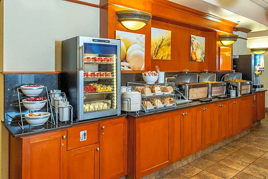 Comfort Inn & Suites Salmon Arm