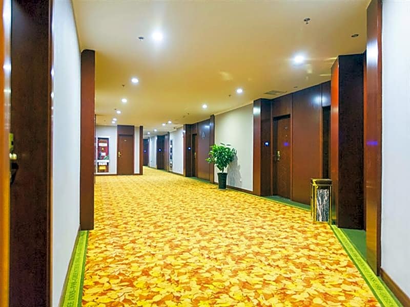 GreenTree Inn Xuzhou High Speed Railway Zhangqian Square Business Hotel