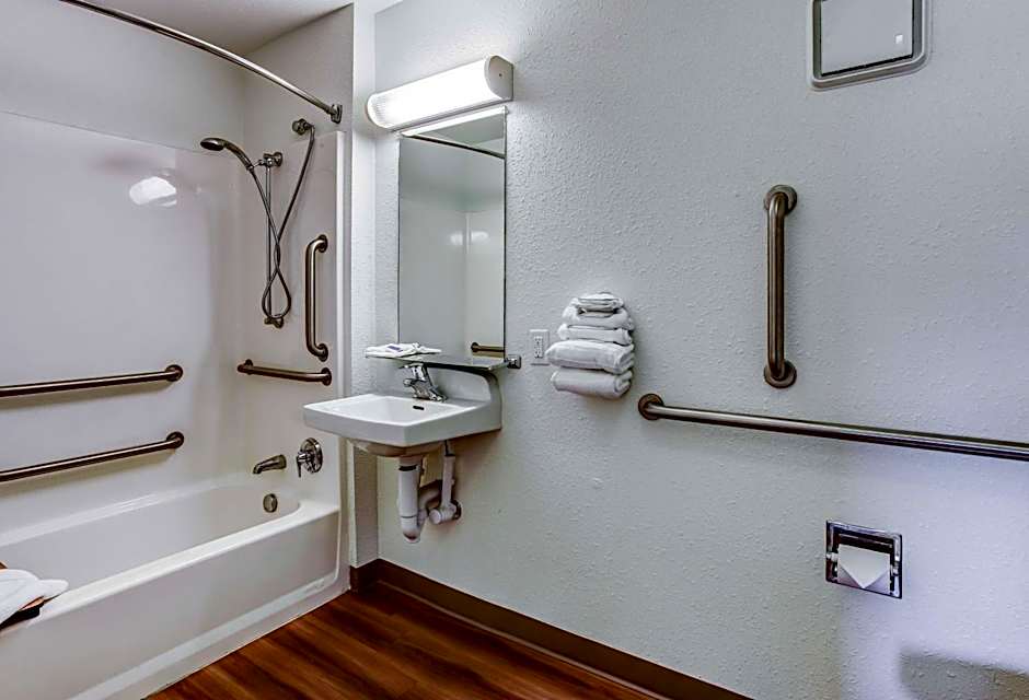 Motel 6-Coos Bay, OR