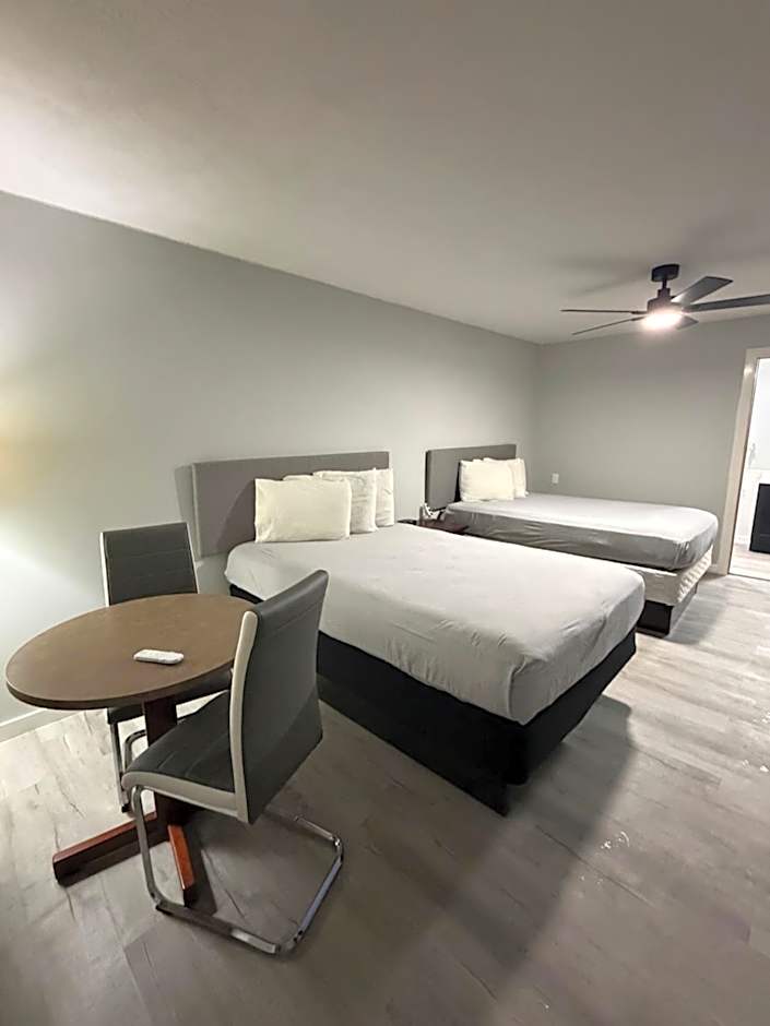 Lake Bluff Inn and Suites