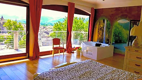Suite with Mountain View