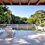 Casa com Piscina e Churrasqueira Privativa !