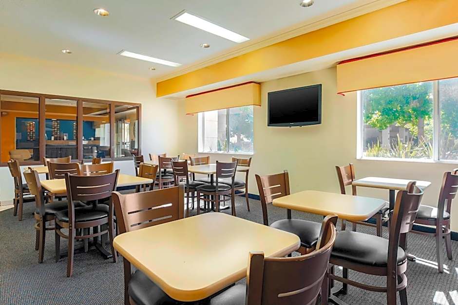 Fairfield Inn by Marriott Tracy