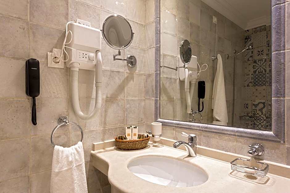 Therma Palace - Balneo SPA, Free parking & Beach