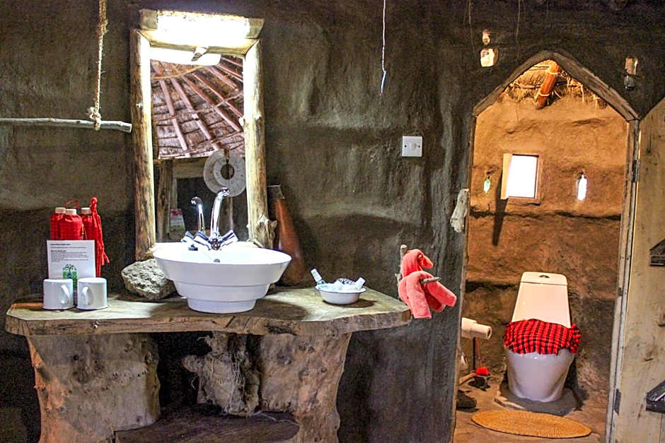 Original Maasai Lodge – Africa Amini Life