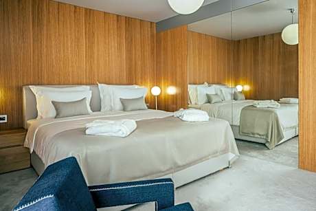 Premium Double Room – Atrium View