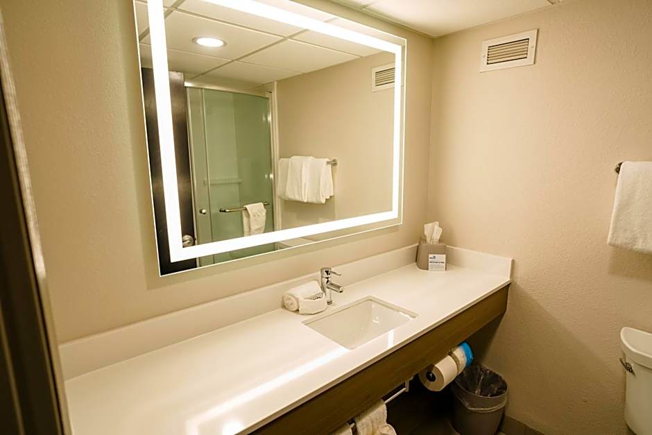 Holiday Inn Express Hotel & Suites Knoxville-North-I-75 Exit 112 By IHG
