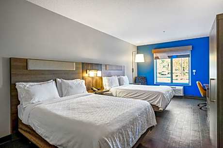 Standard Room with Two Queen Beds