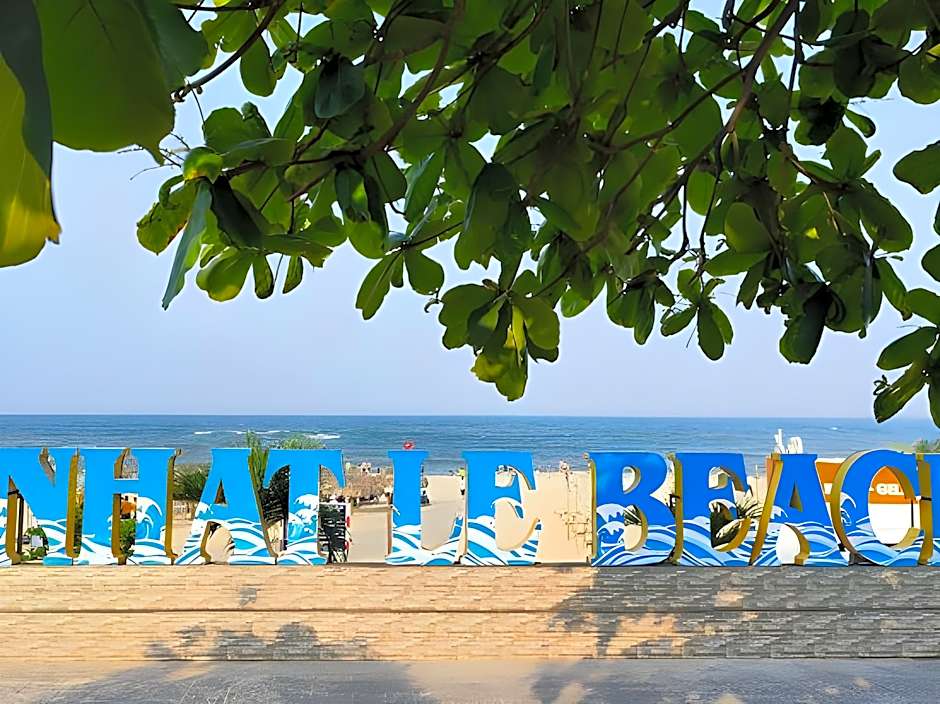 View Nhat Le Beach Hotel