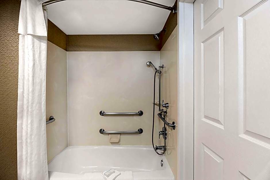 Homewood Suites by Hilton Newark - Fremont