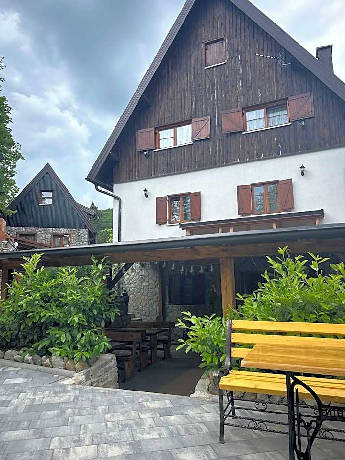 Rustic Lodge Plitvice