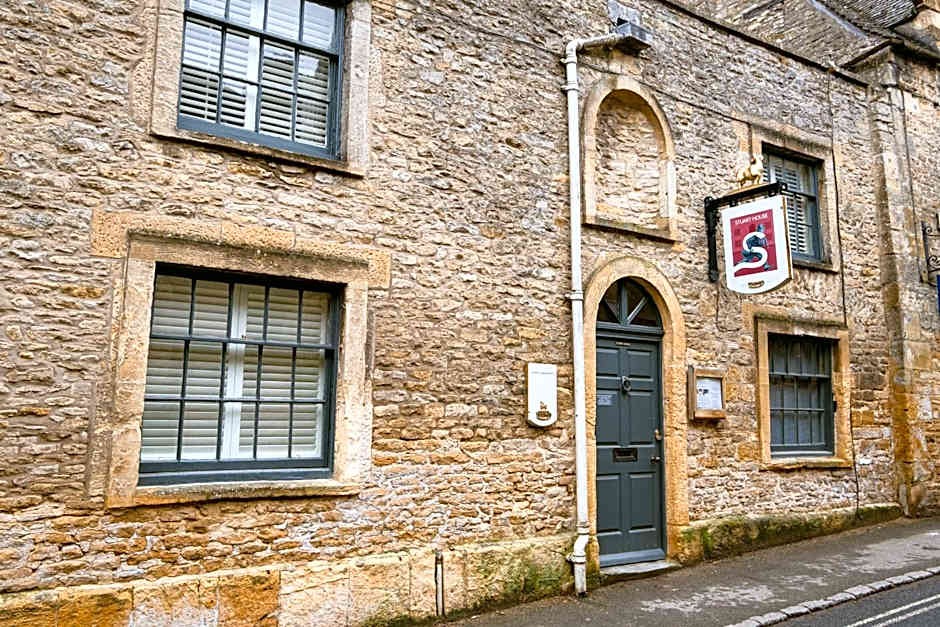 The Bell & Stuart House