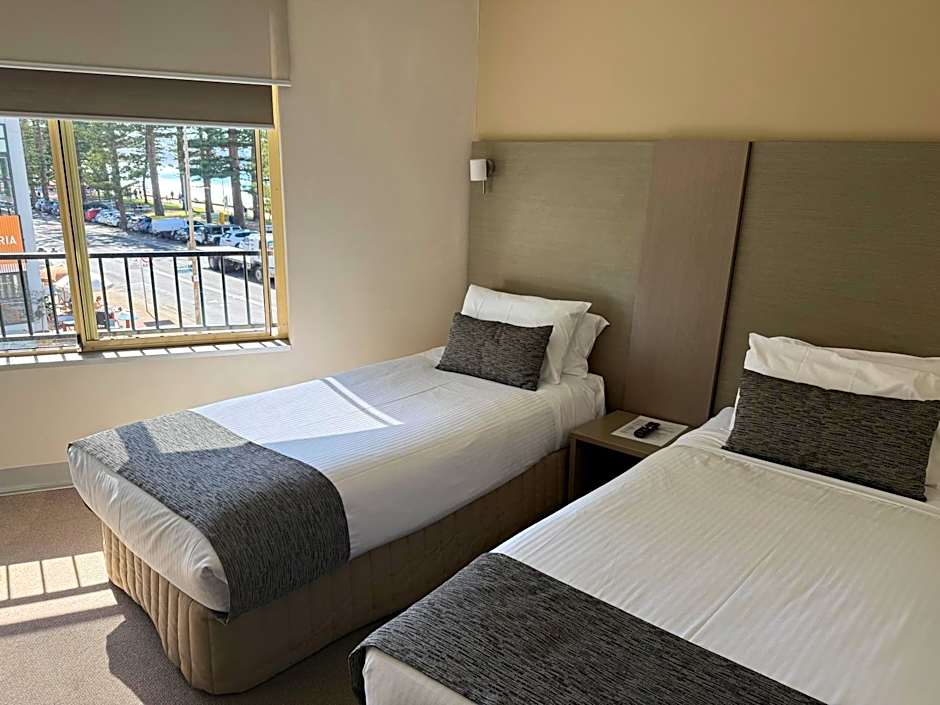 Manly Paradise Motel and Apartments