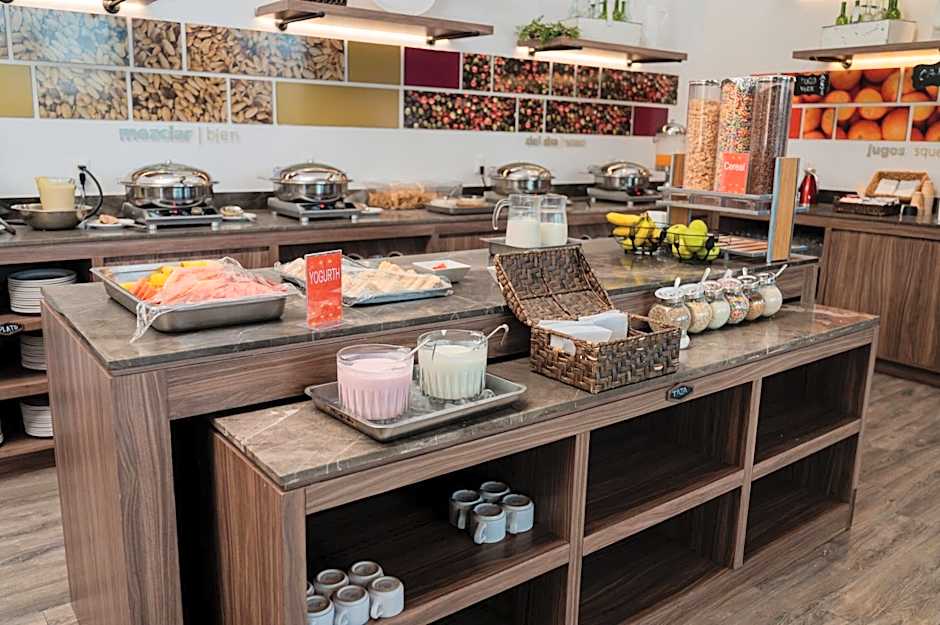 HAMPTON INN BY HILTON CELAYA