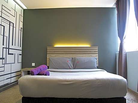 Queen Room with View