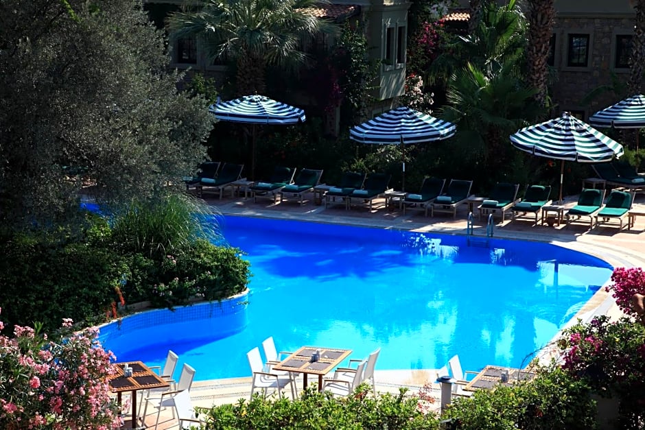 Zeytinada Hotel